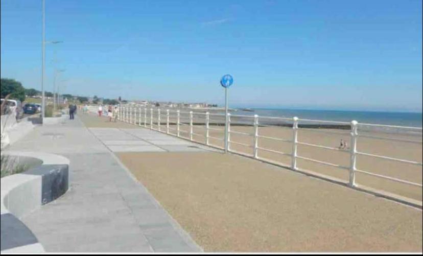 Luxury Modern 1Bed Sea View Apartment Rhôs-on-Sea Extérieur photo